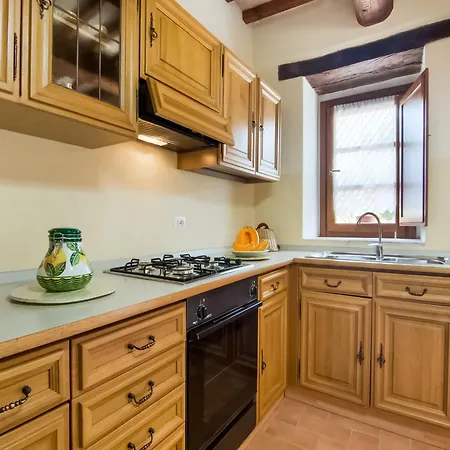 In With Pool بيت للعطل *