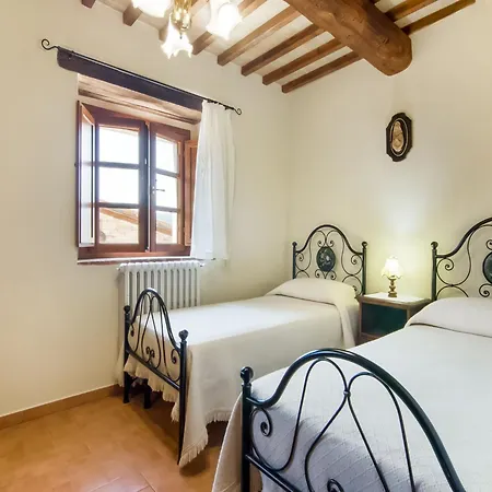 In With Pool * تْشيتّا دي كاستيلّو